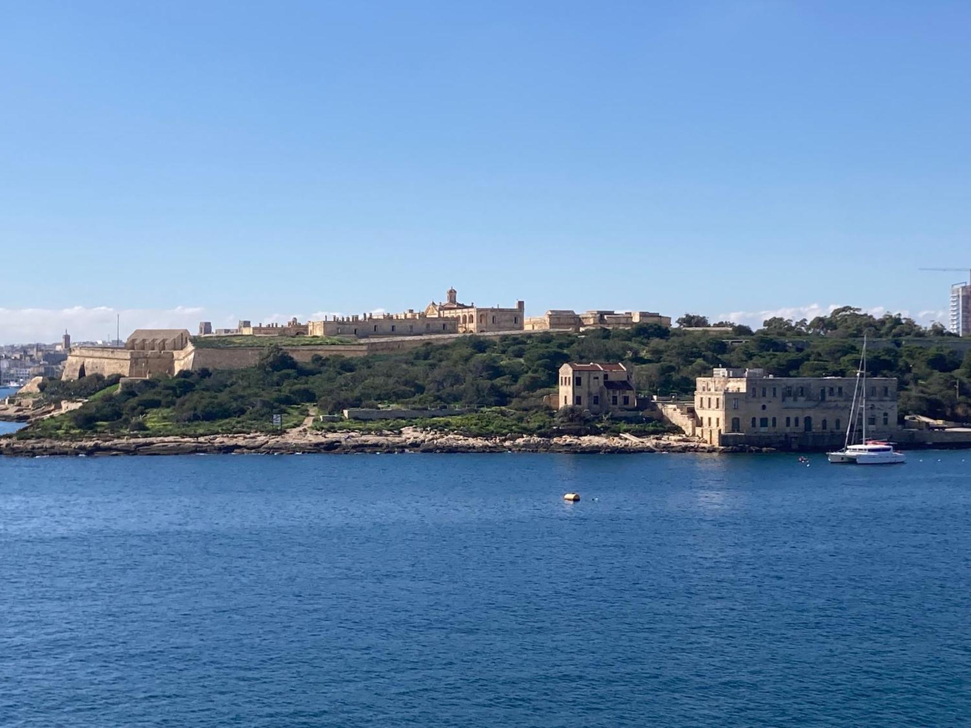 شقة Charming Central Townhouse In Sliema Steps From Promenade And Sliema Ferry المظهر الخارجي الصورة