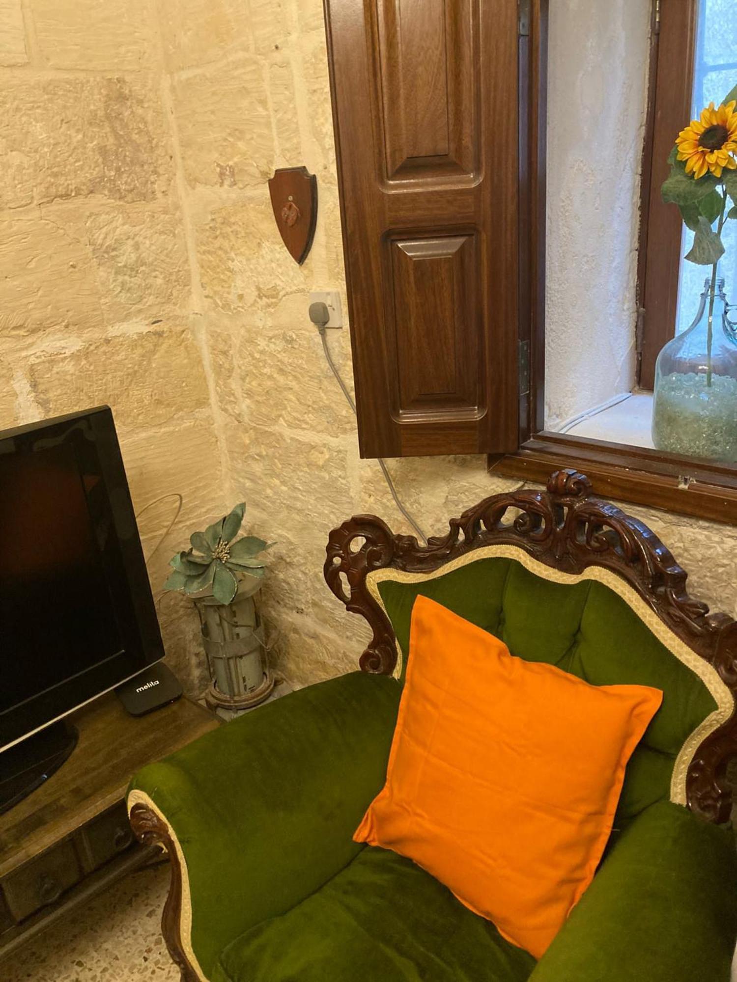 شقة Charming Central Townhouse In Sliema Steps From Promenade And Sliema Ferry المظهر الخارجي الصورة