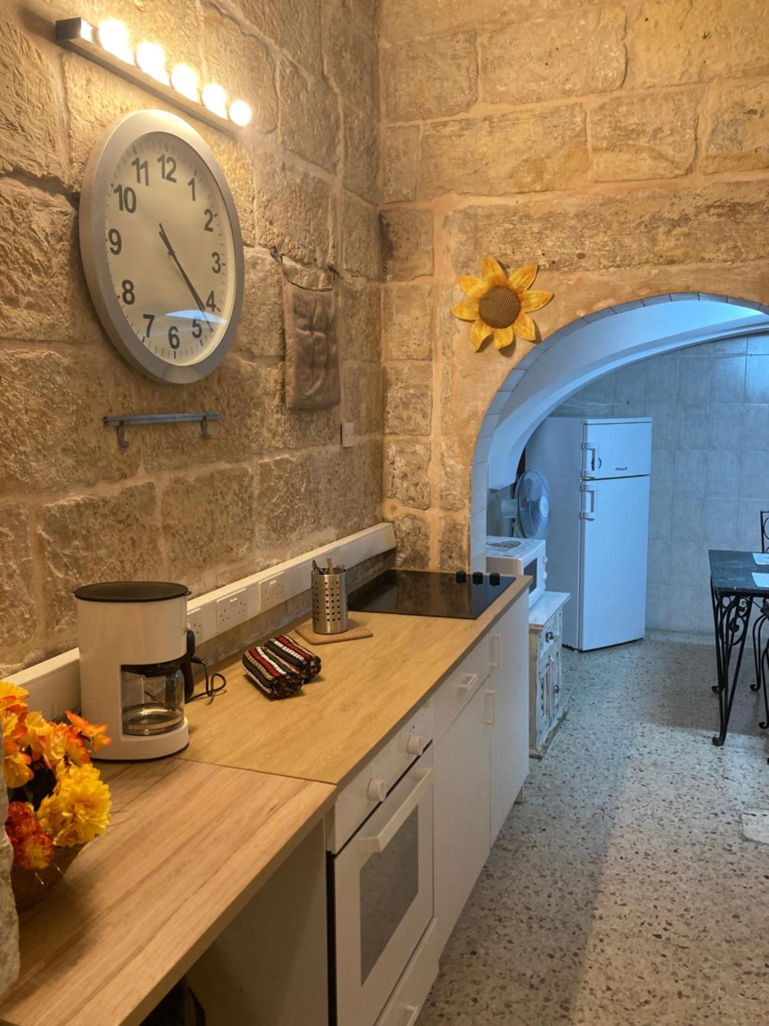 شقة Charming Central Townhouse In Sliema Steps From Promenade And Sliema Ferry المظهر الخارجي الصورة