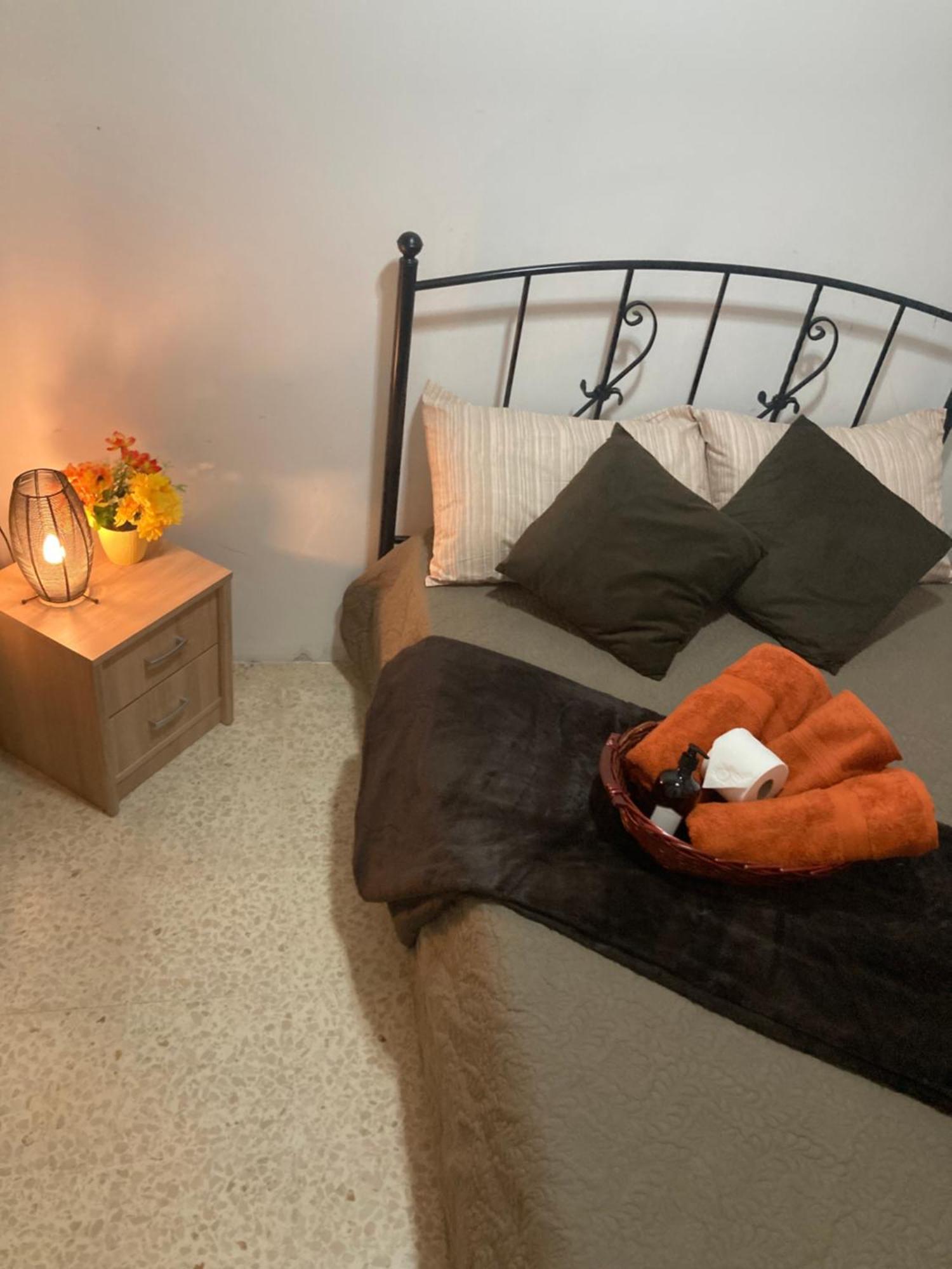 شقة Charming Central Townhouse In Sliema Steps From Promenade And Sliema Ferry المظهر الخارجي الصورة